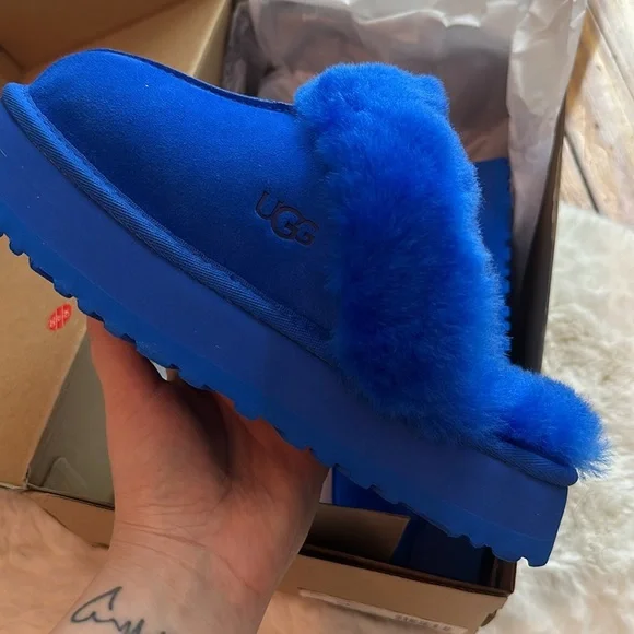 UGG slides💙 - Picture 2 of 4